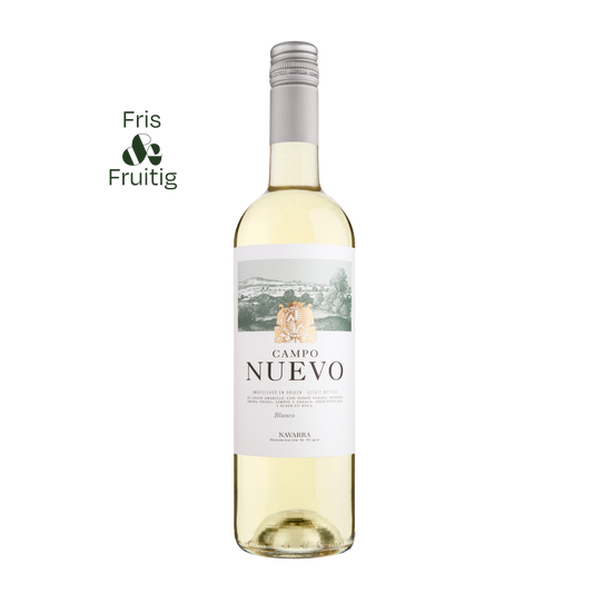 Fles Campo Nuevo Blanco met frisse, lichte Spaanse witte wijn; tonen van citrus, appel en een heldere, zomerse uitstraling